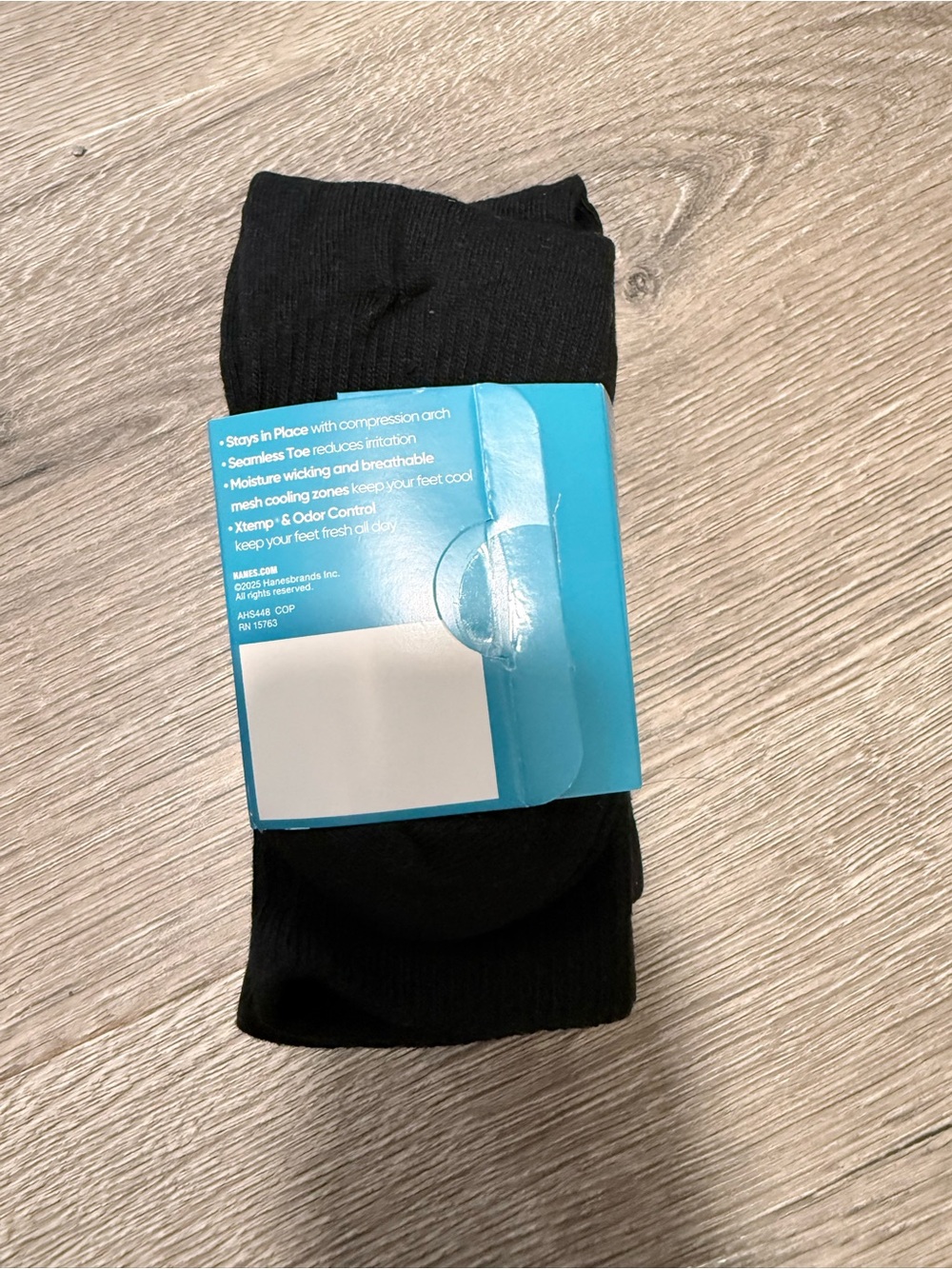 NWT Hanes Women’s Crew Socks Black Lightweight Cool Comfort - Picture 3 of 4